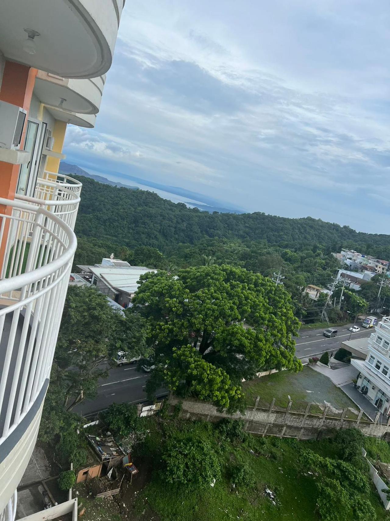 Cityland Tagaytay Taal Lake View City View Free Pool Parking Studios With Balcony Are City View Tagaytay City Екстер'єр фото